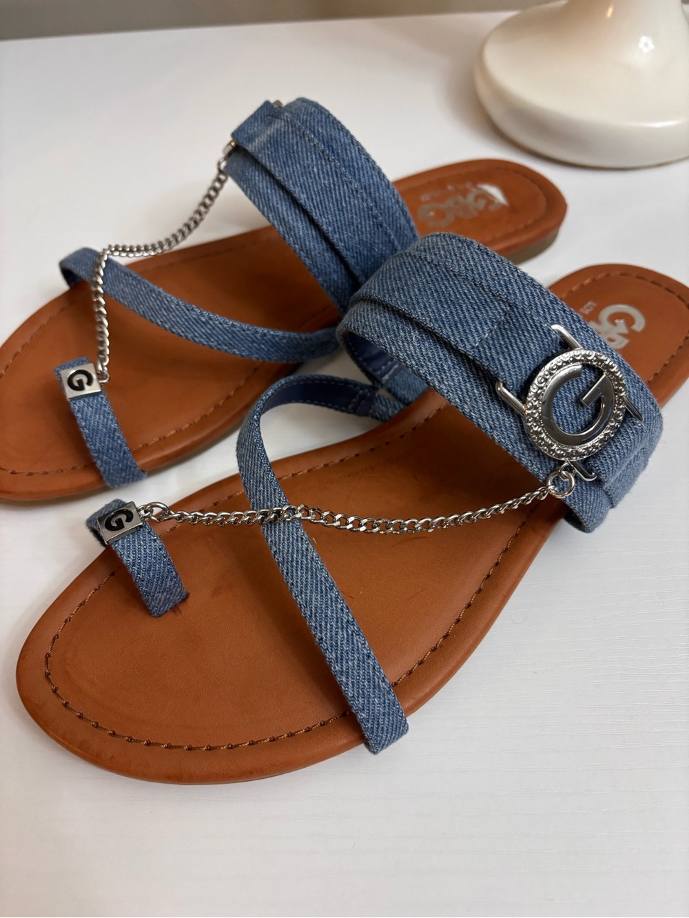 GBG Los Angeles denim flat sandals in women’s Size 8M